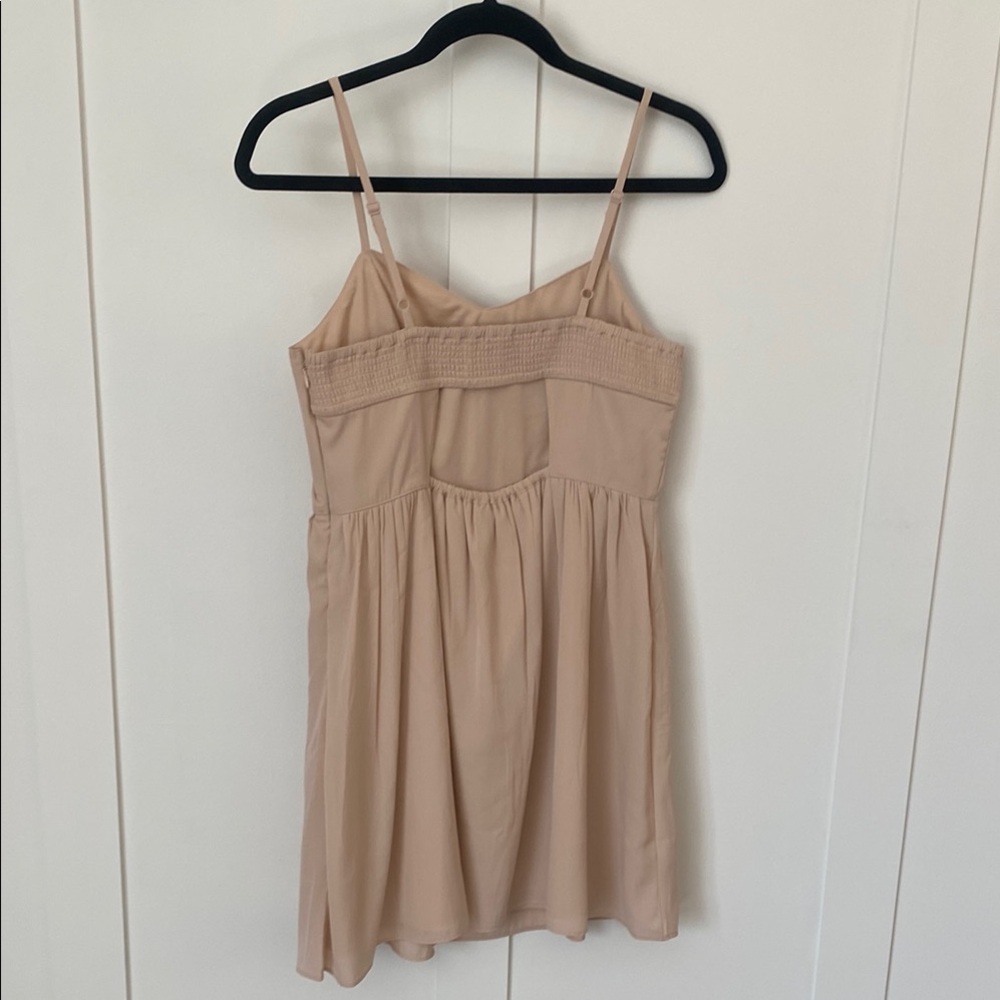 Elegant Light Pink Sleeveless Beaded Dress - Picture 3 of 6